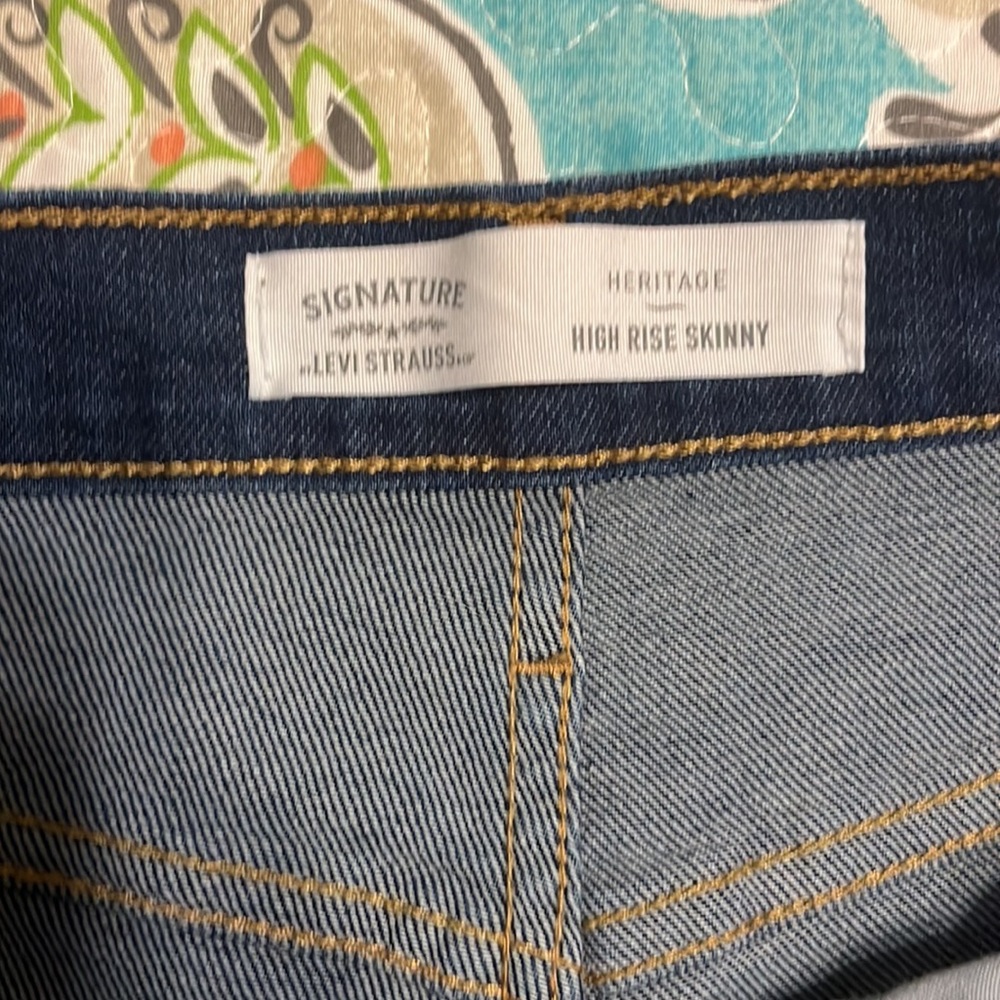 Levi’s distressed ragged hem high rise skinny jeans size 6 - Picture 4 of 6